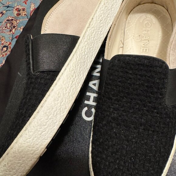 Authentic Chanel Tweed Flats with Satin Detail | Size 39.5 - Picture 10 of 11